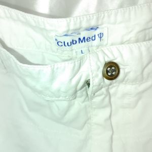 Club Med white cargo shorts L